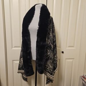 Vince Camuto Knit Wrap Shawl Cape Black & Cream Floral Gift Idea NWT